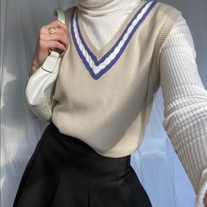 VINTAGE IZOD sweater vest with purple detailing 💜